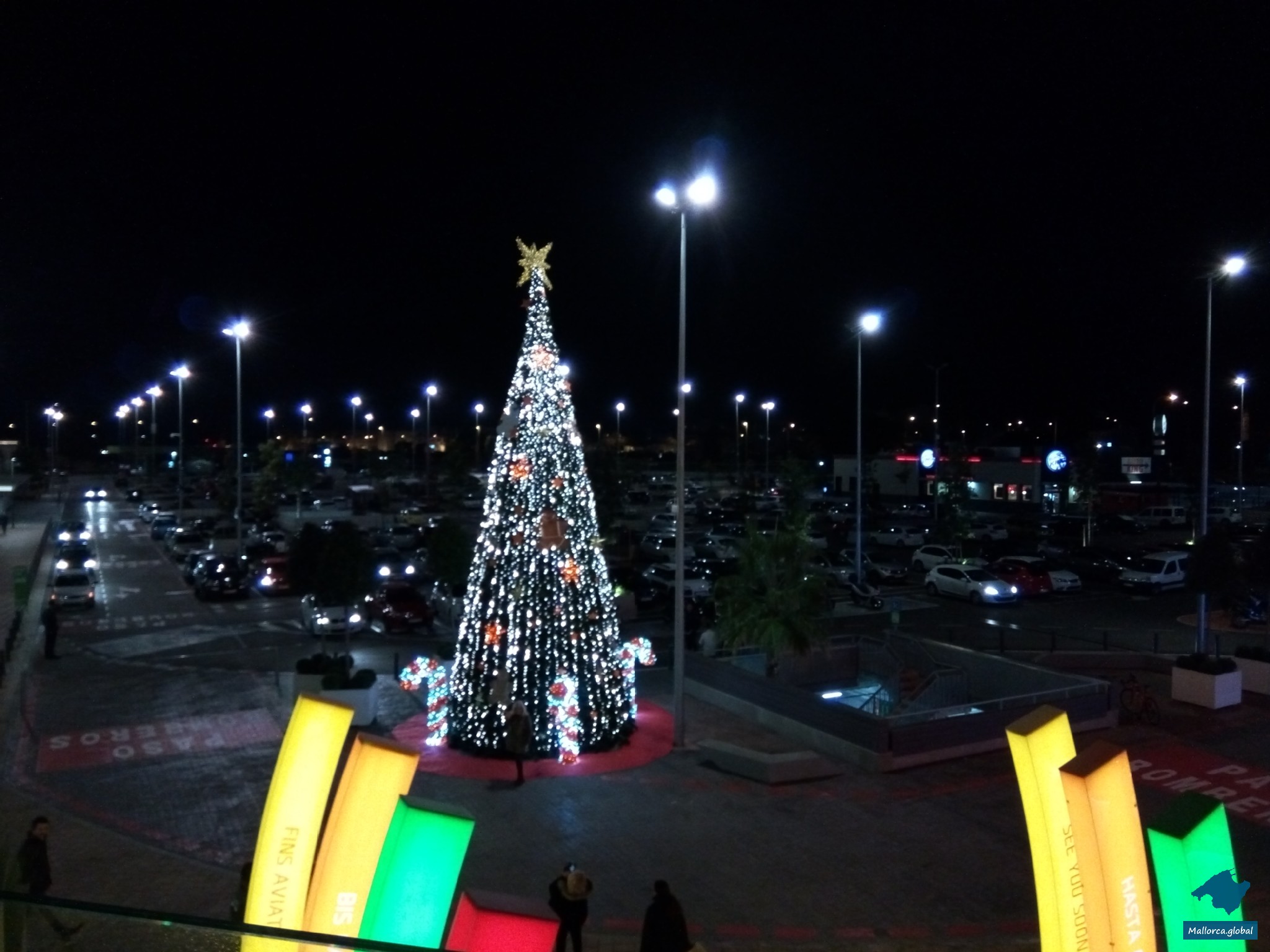 Weihnachtsbaum am Fan Einkaufszentrum